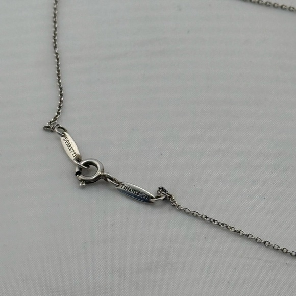 Tiffany & Co. 9.25 Silver Peretti Heart Necklace - Picture 3 of 4